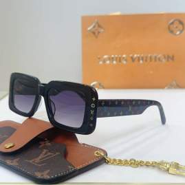 Picture of Louis Vuitton Sunglasses _SKUfw76300408fw